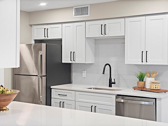 2nd image of 6 Beals Cove Rd APT H