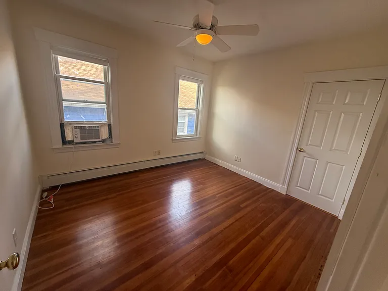 565 Main St #2 — Photo 7