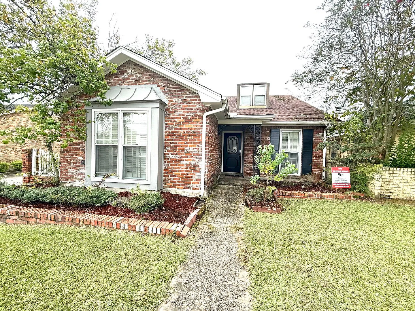 3 bed, 2.0 bath, 2278 sqft, $1,450 — Photo 1