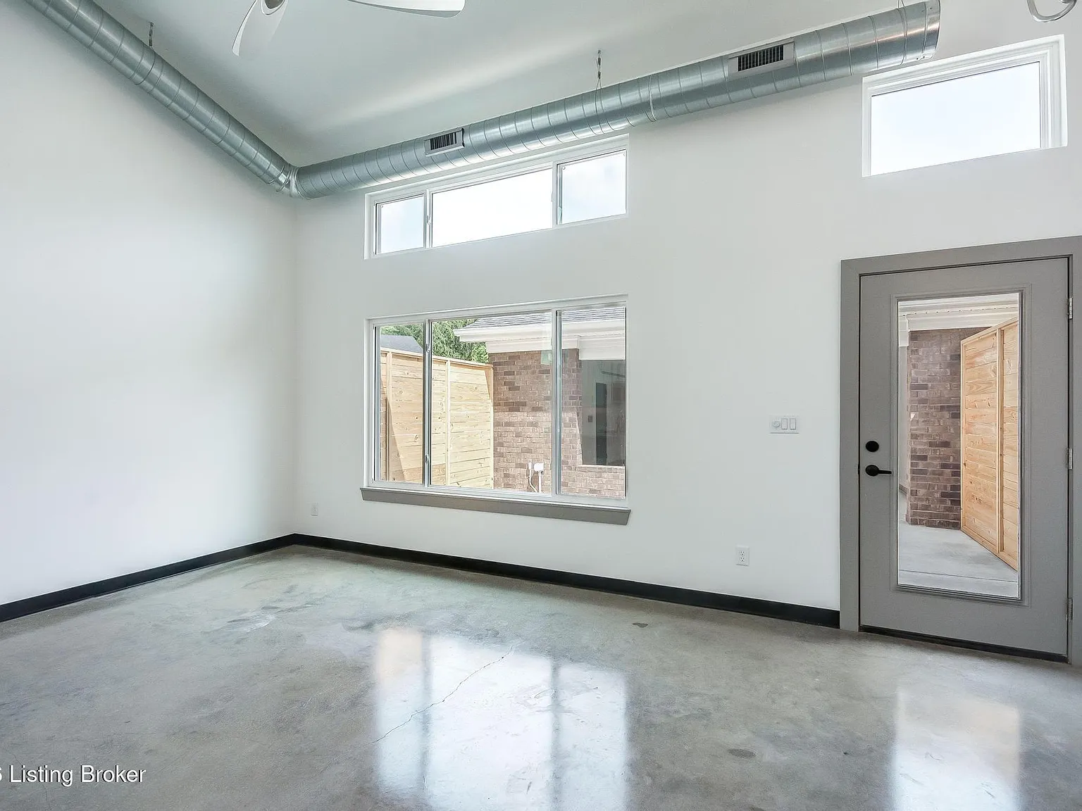 2 bed, 2.0 bath, 1300 sqft, $2,280 — Photo 4