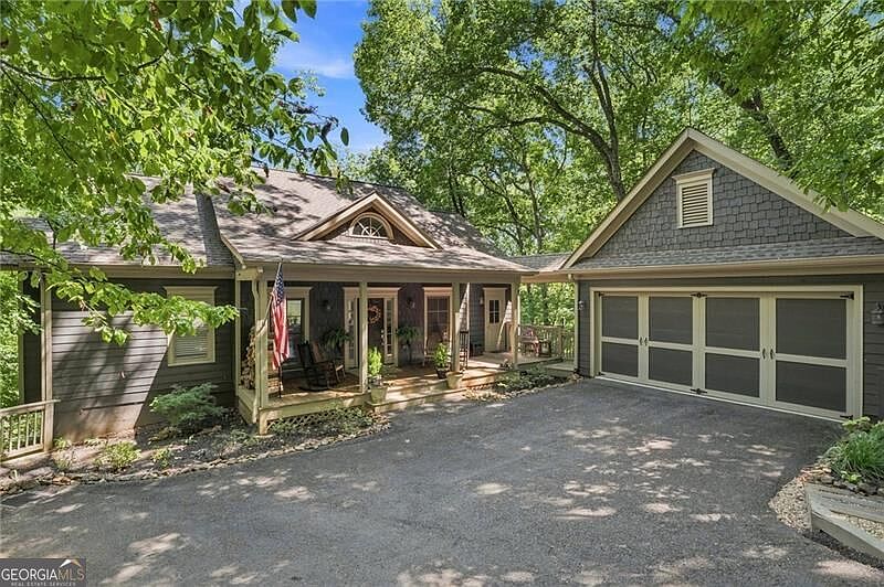 1st image of 1458 Valley View Dr