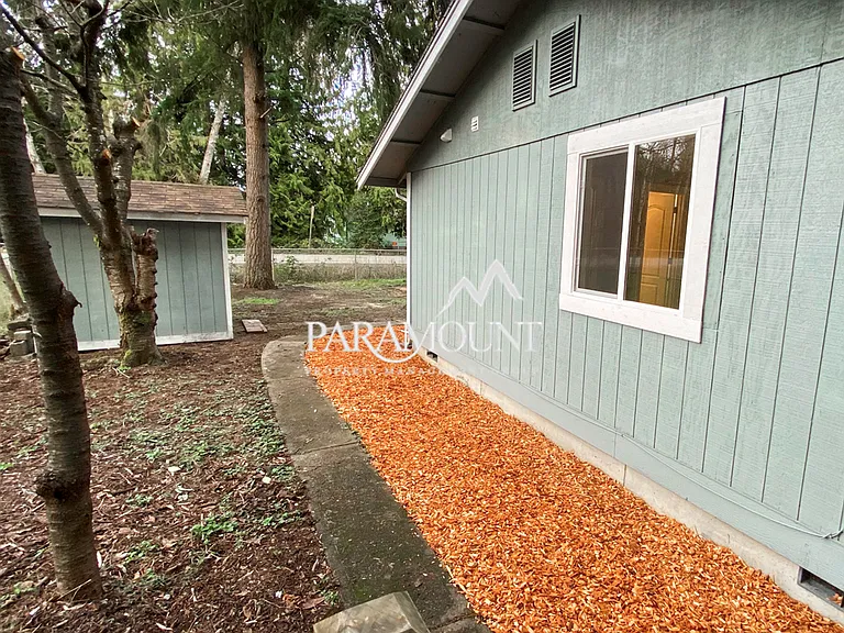 6321 Rest Pl NE — Photo 22