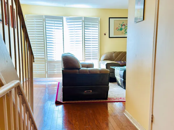 Village Pkwy #39, Markham, ON L3R 5R8