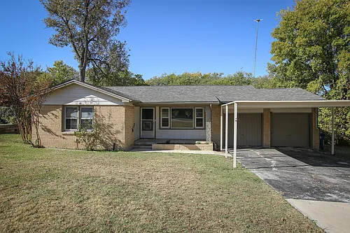 4305 Highland Lake Dr Photo 1