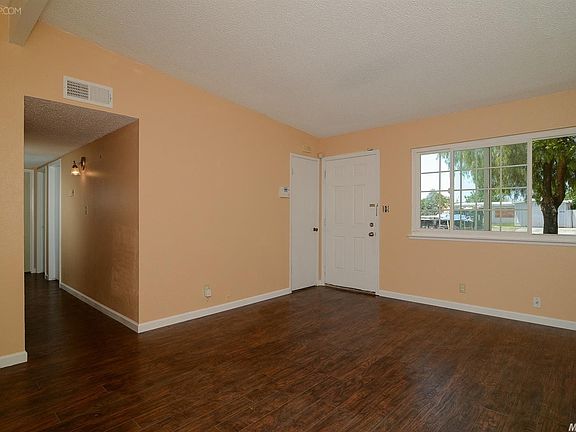 4th image of 3917 Moonbeam Dr