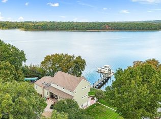 43 Cliff Dr, Assonet, MA 02702