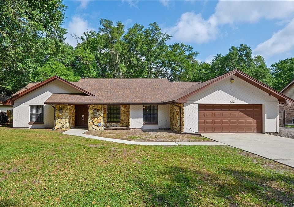 1st image of 706 Hidden Lake Dr