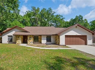 706 Hidden Lake Dr, Brandon, FL 33511
