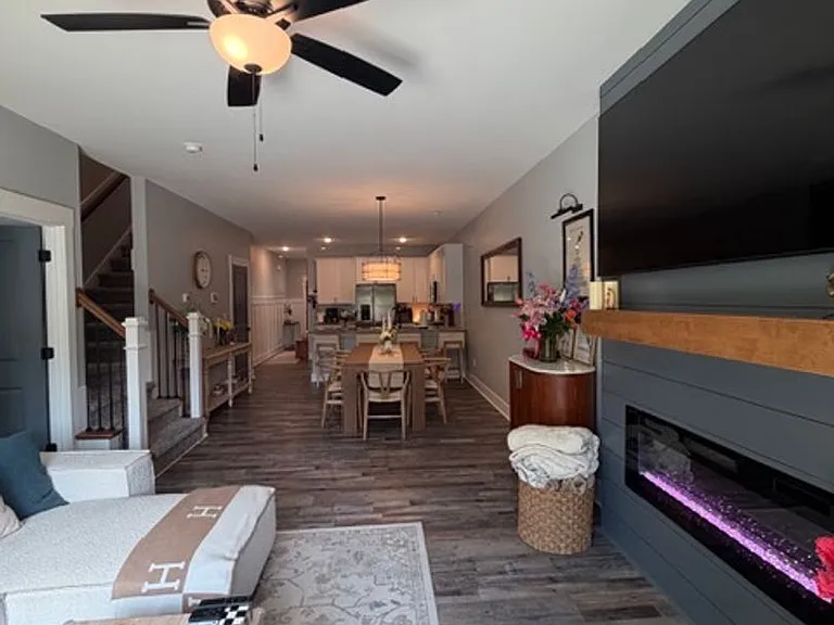 3050 Candlelight Dr — Photo 10