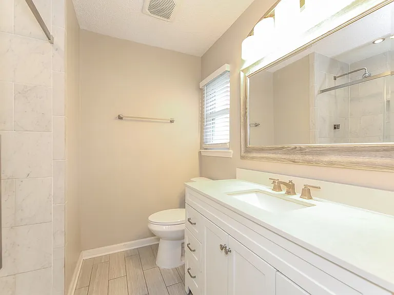 12639 Ashmore Green Dr N — Photo 11
