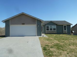2318 Manns Ranch Rd, Junction City, KS 66441