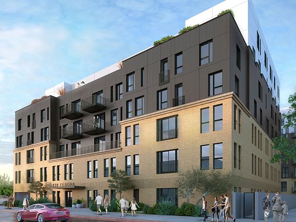3rd image of 832 S Mariposa Ave #507F