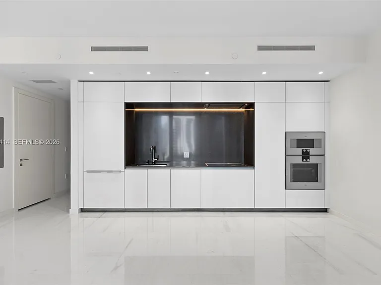 300 Biscayne Boulevard Way #1708 — Photo 8