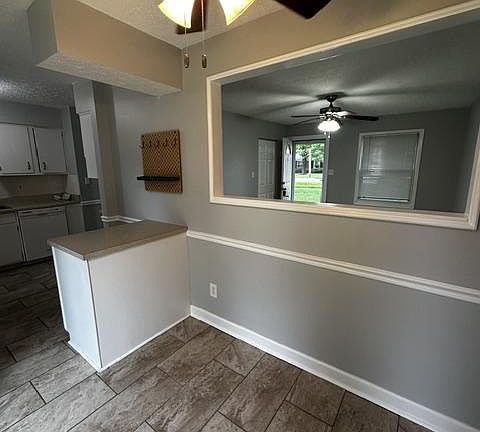 4th image of 4208 Prince Ln