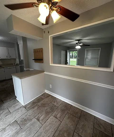 4208 Prince Ln — Photo 4