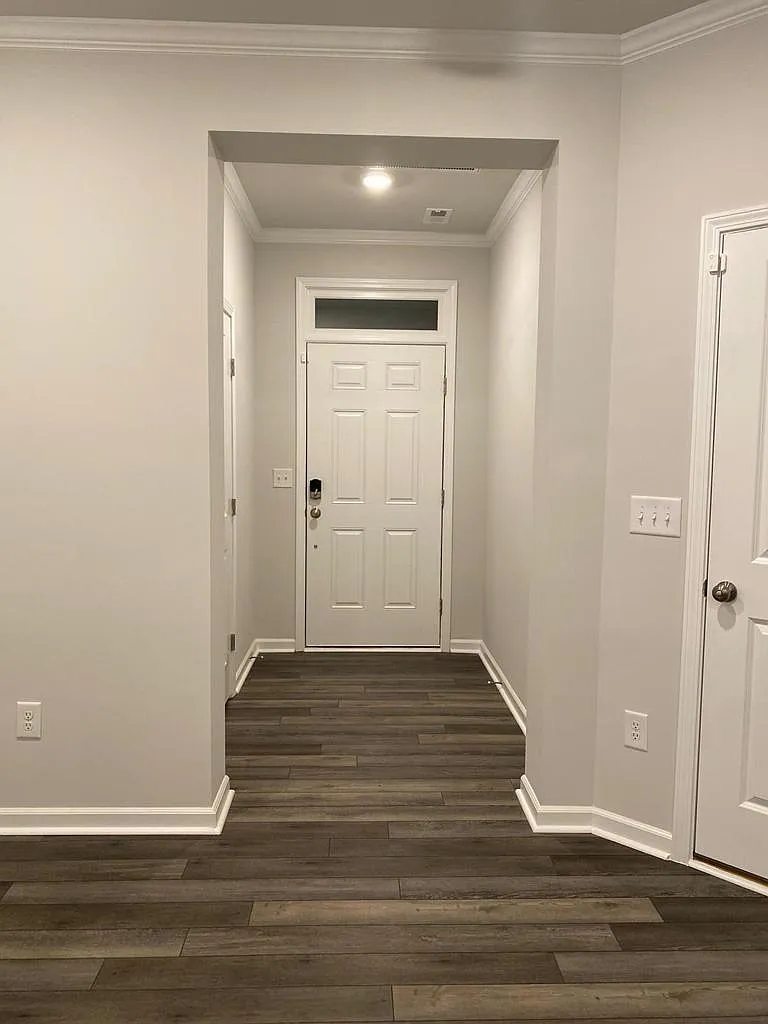 3 bed, 2.5 bath, 1680 sqft, $1,995 — Photo 4