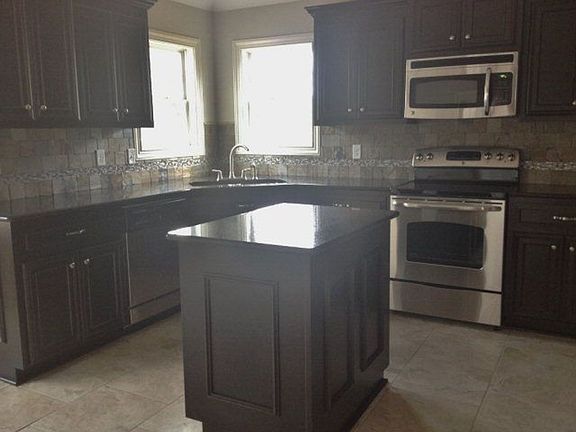 4th image of 3999 Taylor Way
