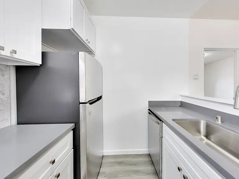 1618 Fairview St #4 — Photo 2