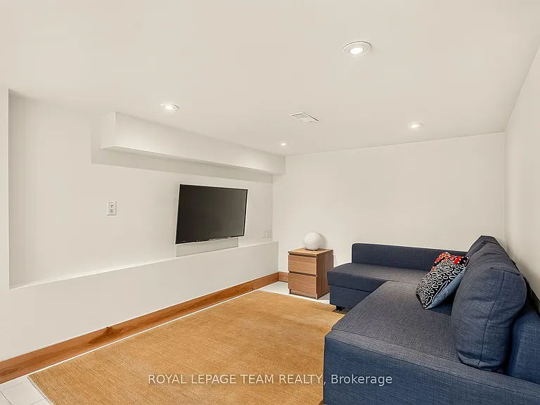 66 Ivy Cres — Photo 26