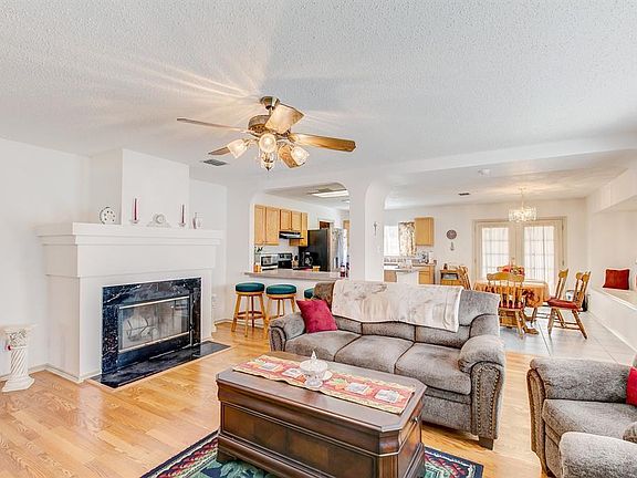 2nd image of 3136 Pine Valley Dr