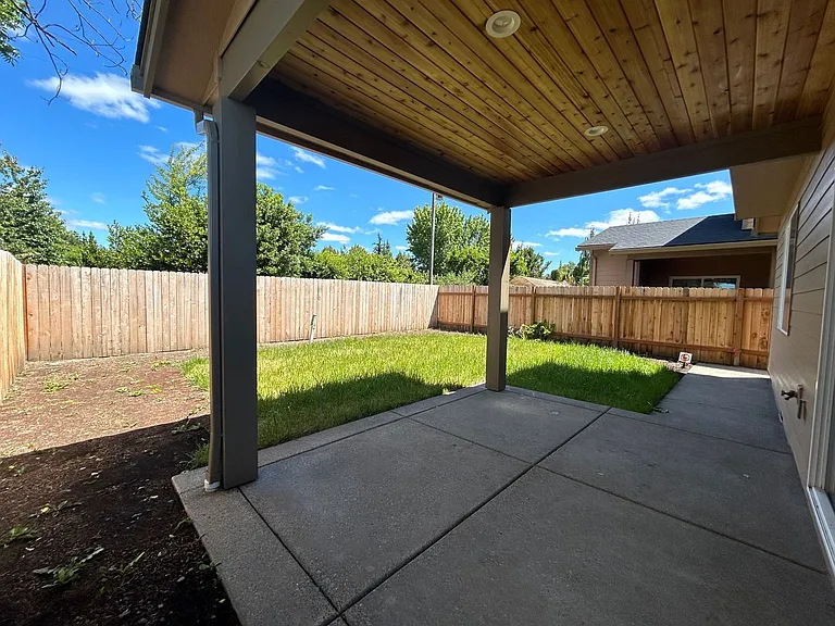 786 Maple St — Photo 26