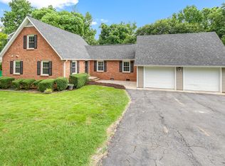 1818 Bonnie Ln, Charlotte, NC 28213