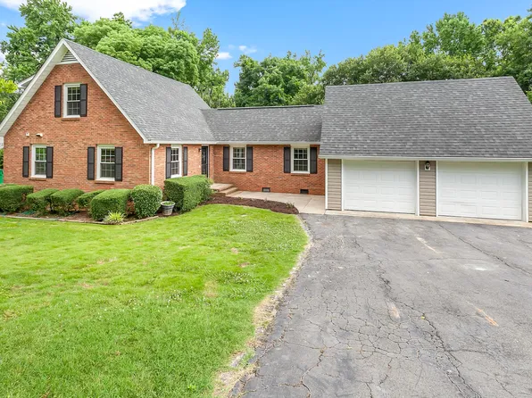 1818 Bonnie Ln, Charlotte, NC 28213