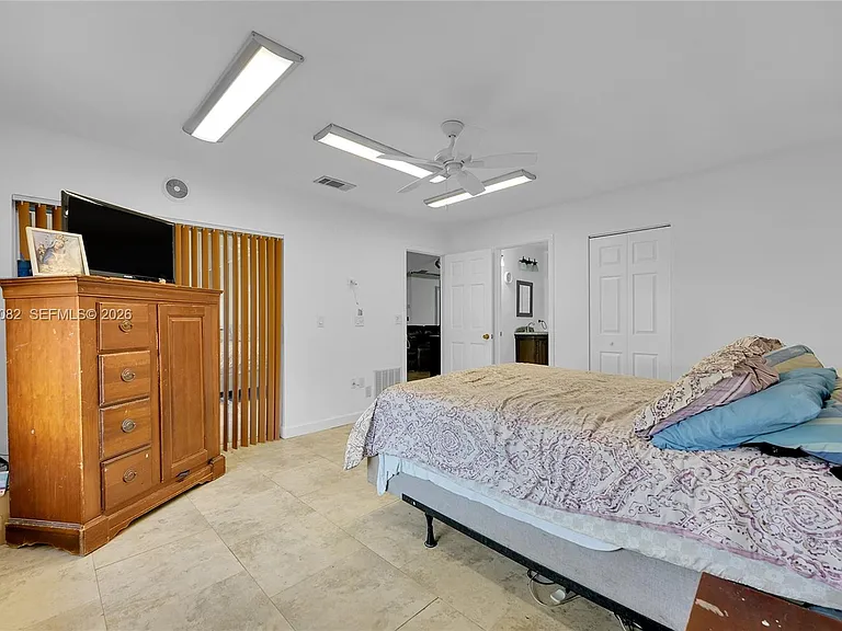 5520 NW 49th Ave — Photo 18