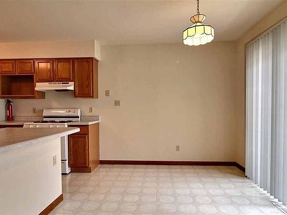 5th image of 944 W 87th Ave