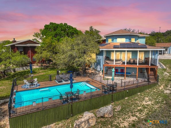 3811 Potters Creek Rd, Canyon Lake, TX 78133