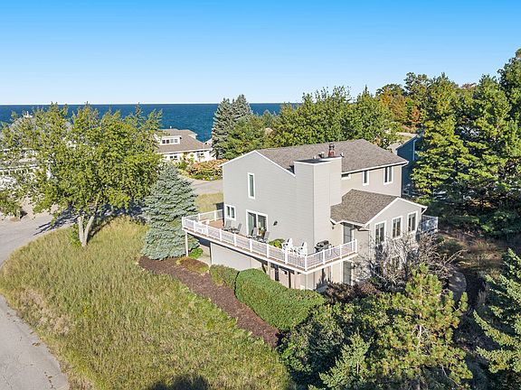 3rd image of 9434 Whispering Sands Dr
