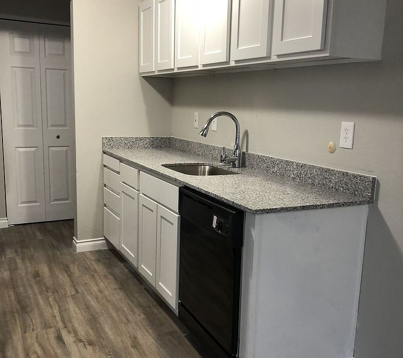 1st image of 1502 B St SE APT 4