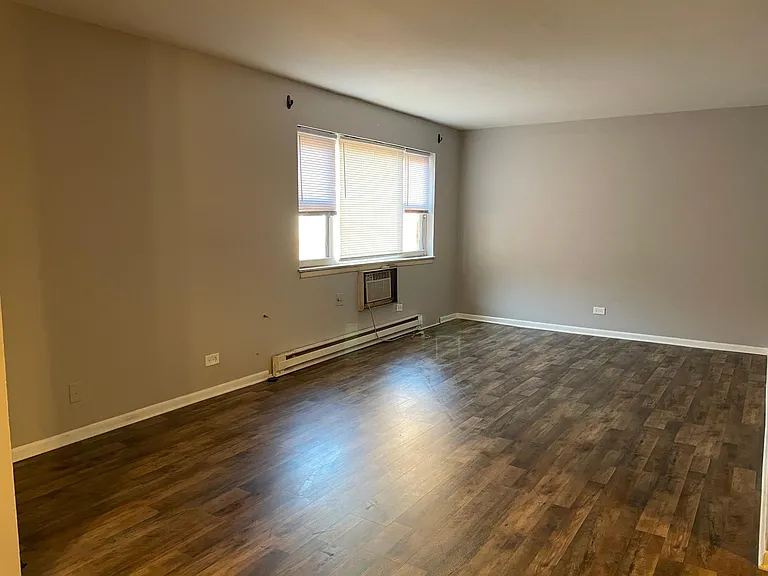 5920 N Kenmore Ave #507 — Photo 1