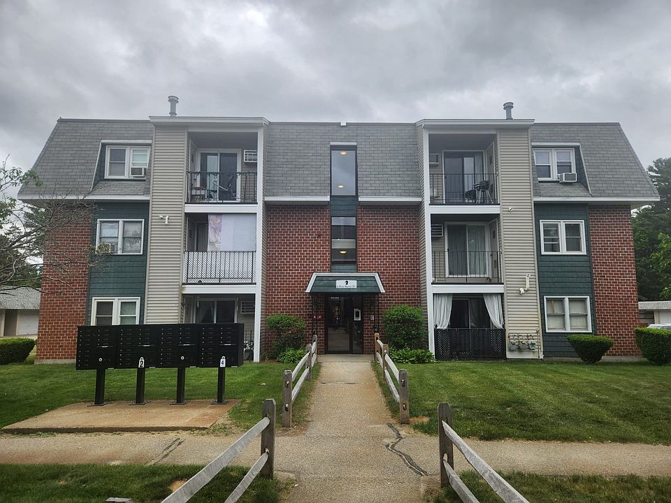 1st image of 4 New Haven Dr APT 104