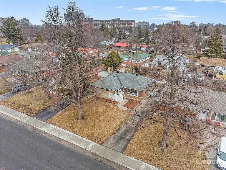 2093 Saunderson Dr — Photo 14