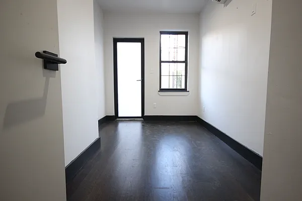 Rented by Nooklyn NYC LLC | media 46