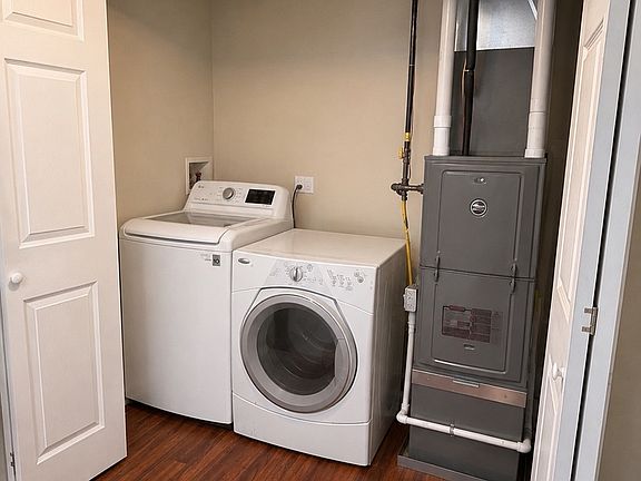 3rd image of 1401 E 72nd Pl