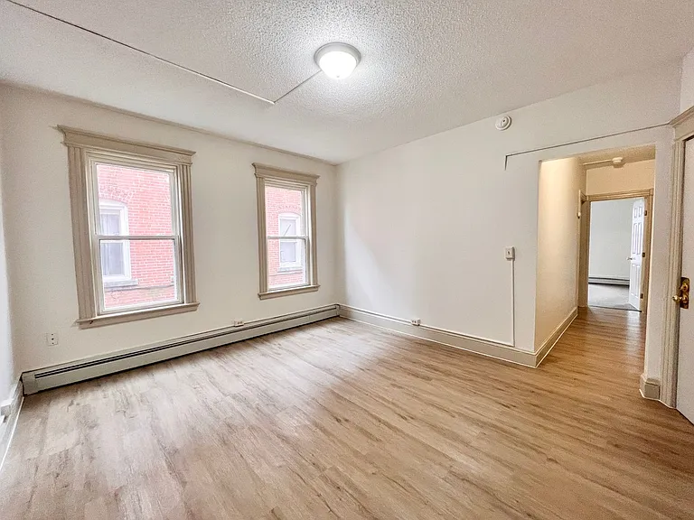 35-37 Bond St — Photo 8
