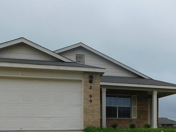 4th image of 2900 Blackburn Dr