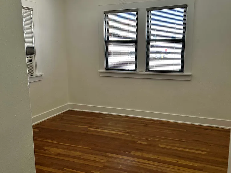 201 Bryn Mawr Dr SE — Photo 12