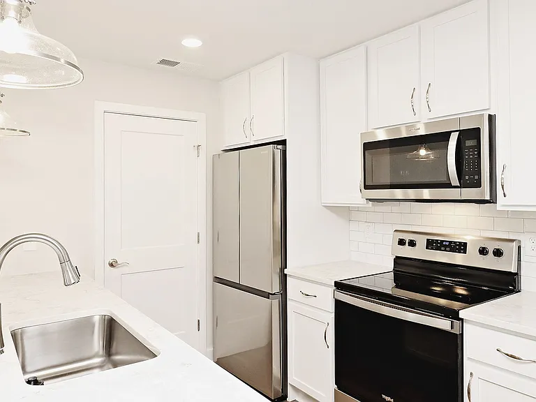 5057 Mary Jackson Ct #B — Photo 8