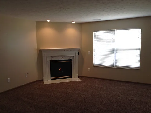 1344 Crescent Ct — Photo 5
