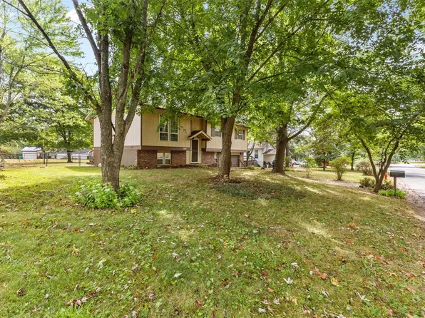 206 Valley Dr, Farmington, MO 63640