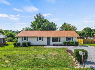 2129 4th Ave NW, Hickory, NC 28601