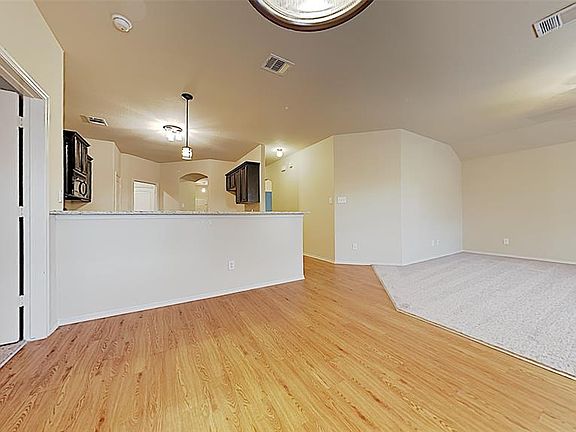 4th image of 5213 Beacon Ln