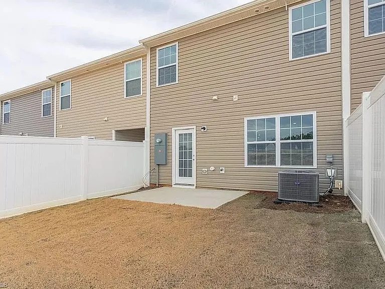 1154 Evelynnview Ln #1 — Photo 8