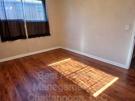 4th image of 2968 Haywood Ave #B