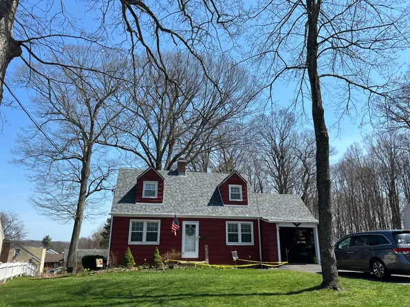 18 Grove St, East Berlin, CT 06023