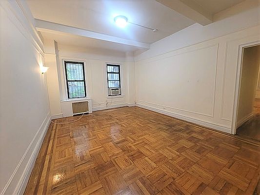 2nd image of 250 W 99th St APT 1d