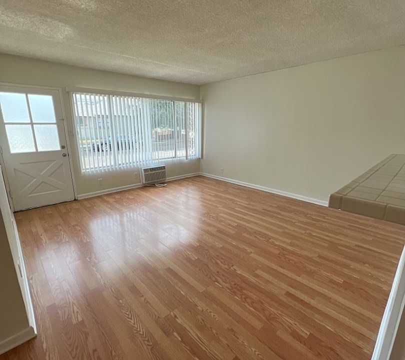 1st image of 13605 Burbank Blvd Unit 3